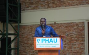 Tonny Muziira, Président de la jeunesse pour Universal Health Care Africa: «Les gouvernements devraient faire de l’information et des services de SSR des services essentiels pour les jeunes, ou bien nous pourrions avoir un baby-boom après le COVID-19. »