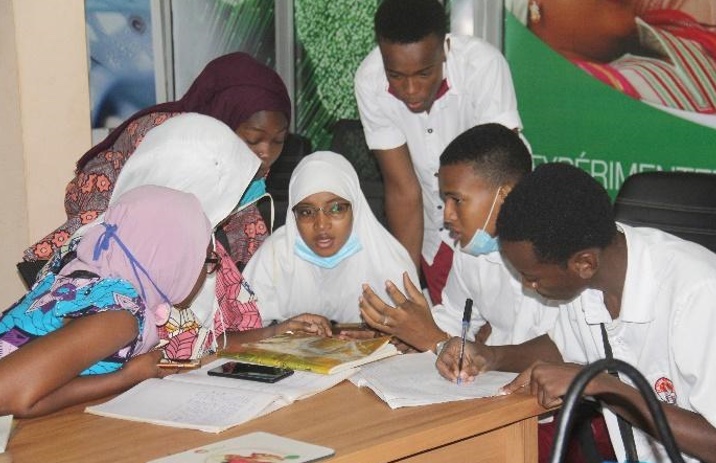 Niger: Girls in Science, Feed the Future | SERVIR West Africa | Rimana hones her leadership skills