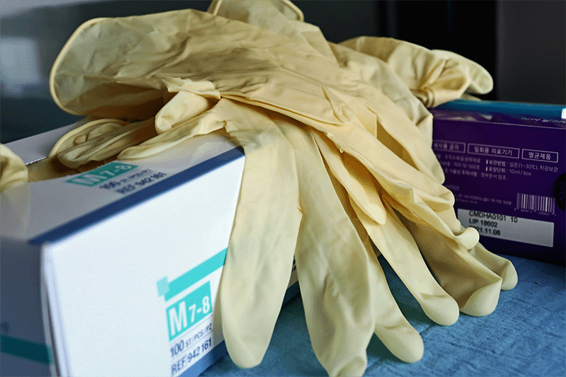 Gloves. Credit: Pixabay